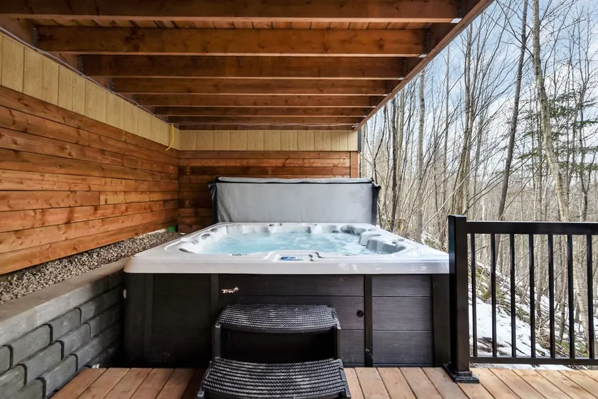 Charmant Boisé | Peaceful Getaway | Spa with Fores - Image 1