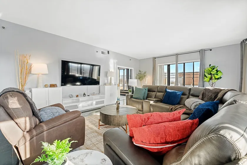 Luxury Massive Penthouse in Watertown 8123 - Image 1