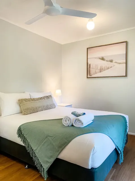 Two-Bedroom Beachside Unit ~ Sleeps 4 - Image 1