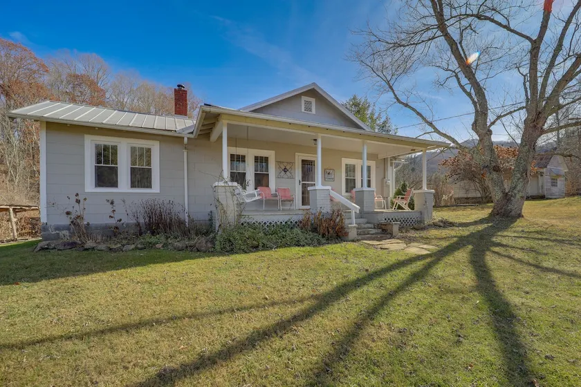 Idyllic Home on 26-Acre Farm in Blue Ridge Mtn - Image 1