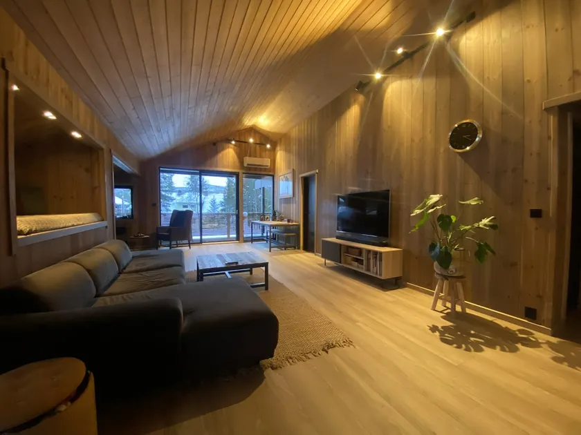 Newly renovated apartment with a central location - Image 1