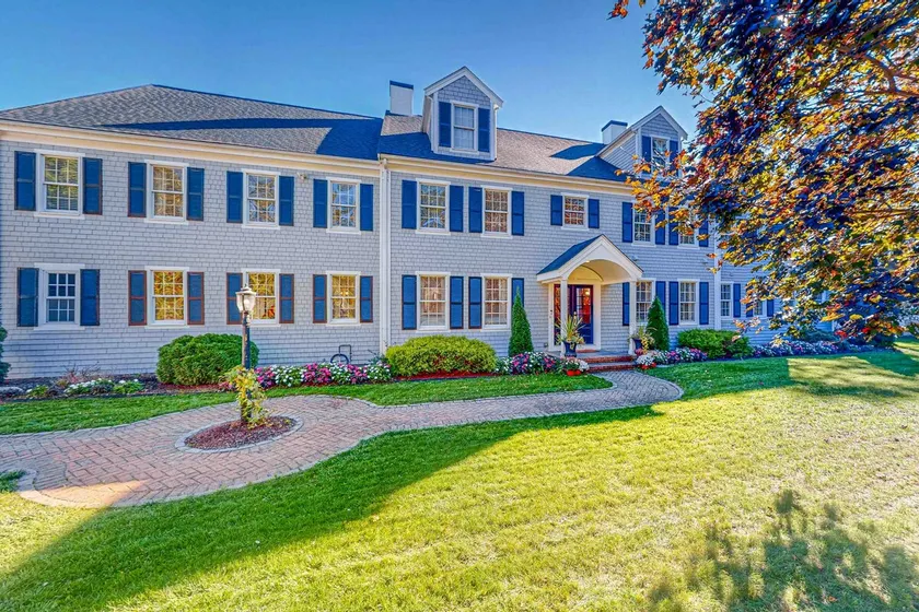 Spacious Lakefront Estate with Pool & Views - Image 1