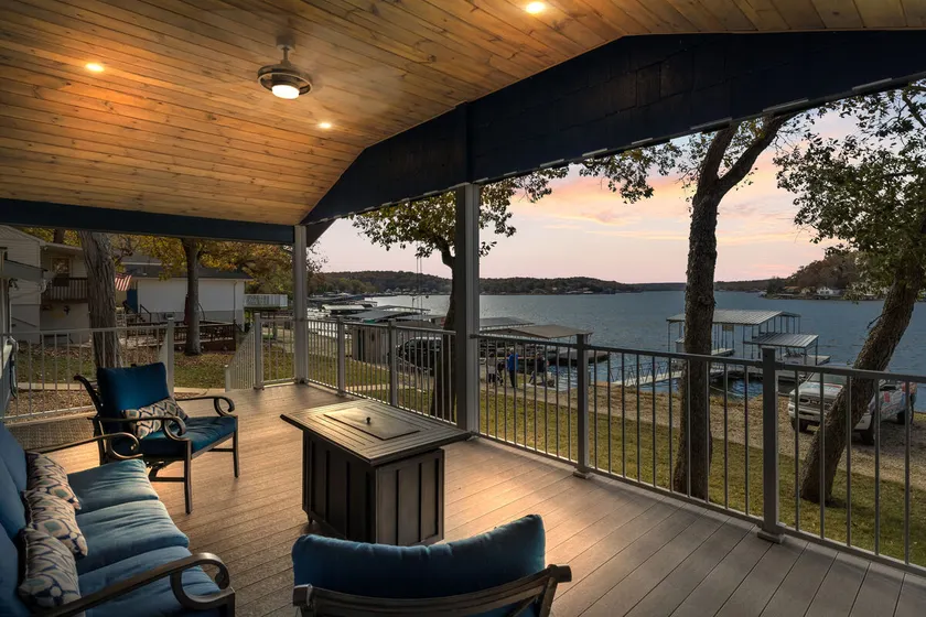 Sunset & Lake Views, Kayak, Outdoor Dining & Seats - Image 1