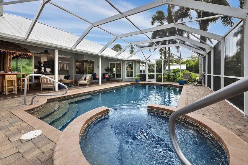 Nokomis Pool Home on the Canal - Image 1