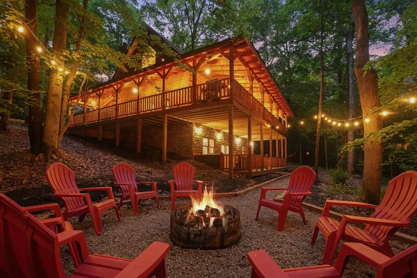 Red Fox Cabin | Hocking Hills, Hot Tub, EV Charger - Image 1