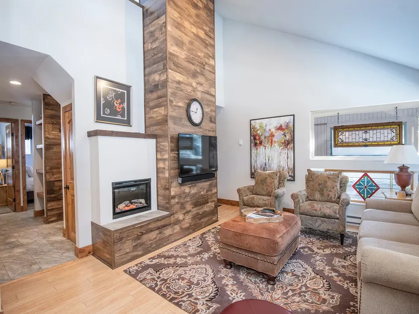 East Vail Mountain Vacation Condo - Image 1