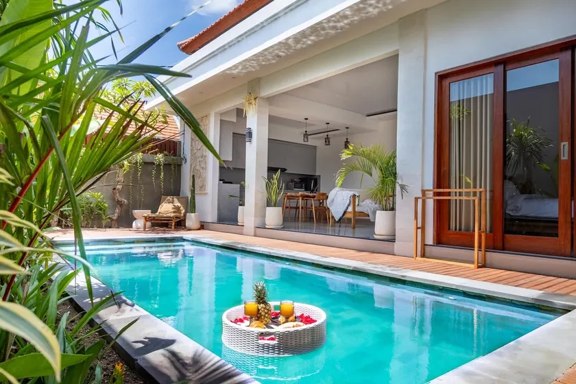 Cozy 2BR Paradise w Beach Nearby & Huge Pool+Patio - Image 1