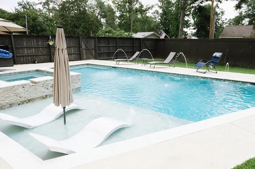 Cottage Pool, Hot Tub, King Bed - Image 1