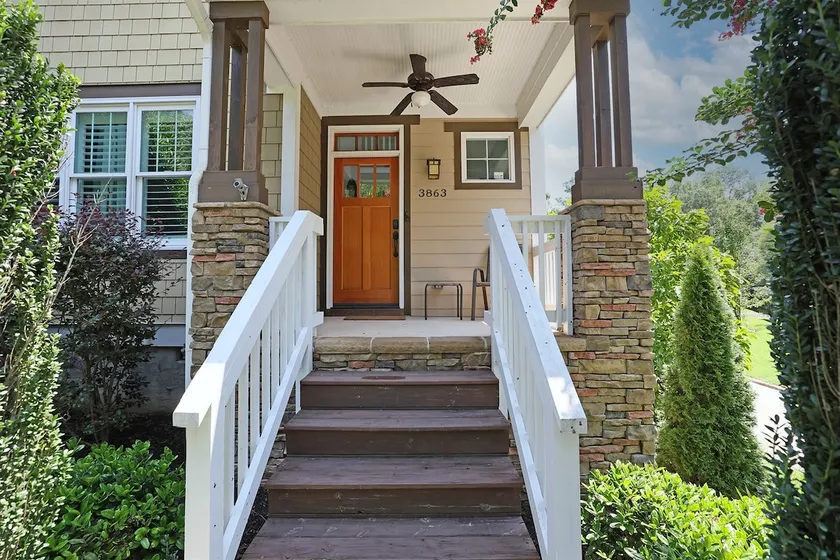 Exec Townhome W/ EV Car Charger - Image 1