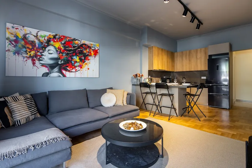 Zephyr 3-Bedroom Apartment in Athens - Image 1