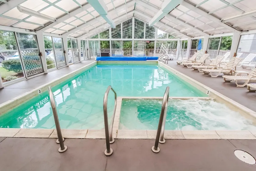 1BR Condo w/ Bay Views + Jacuzzi Tub - Image 1