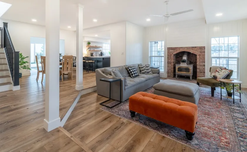 Luxurious Farmhouse on Acreage! Near Silverwood - Image 1