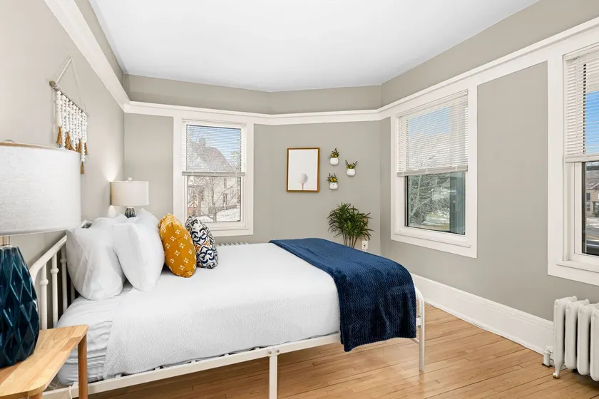 Lakeside Condo, Heirloom Vacations - Image 1