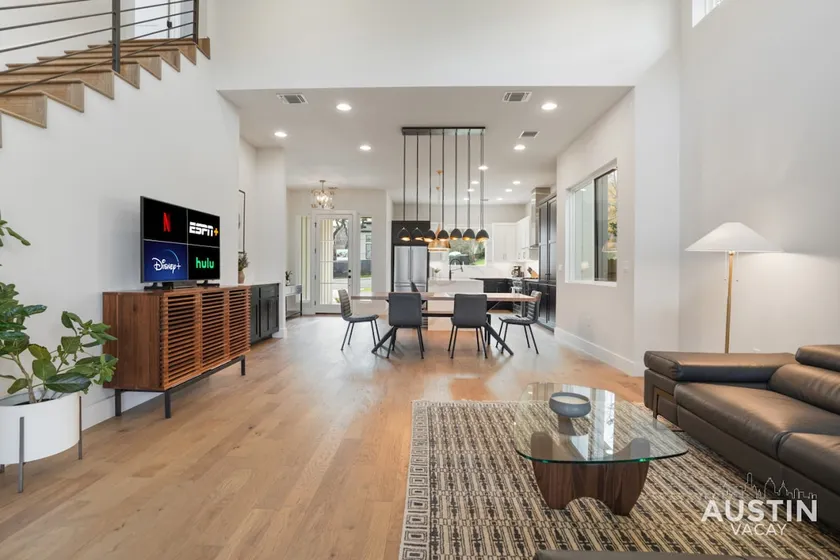 Luxurious Modernism with Private Hot Tub and Garage - Image 1