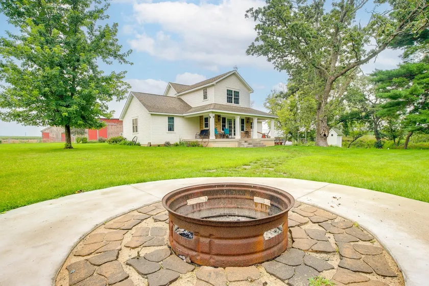 Charming Manchester Retreat w/ Patio & Fireplace! - Image 1