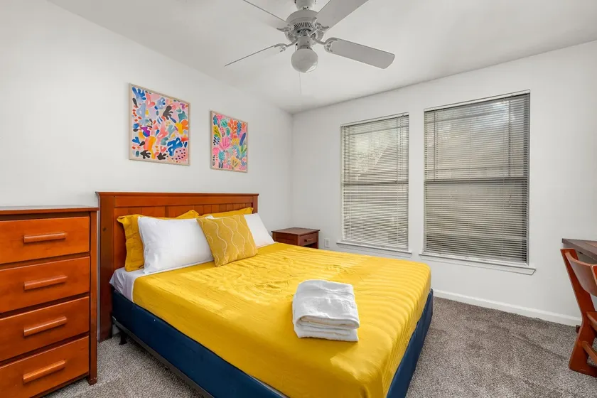 1st‑floor home w/pool, gym & pet‑friendly patio - Image 1