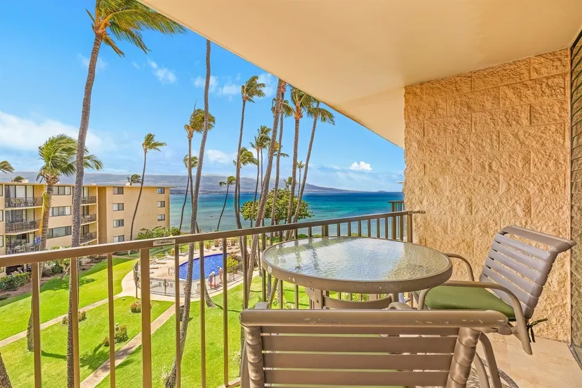 Top Floor Condo- Ocean Views w Pool Steps to Beach - Image 1