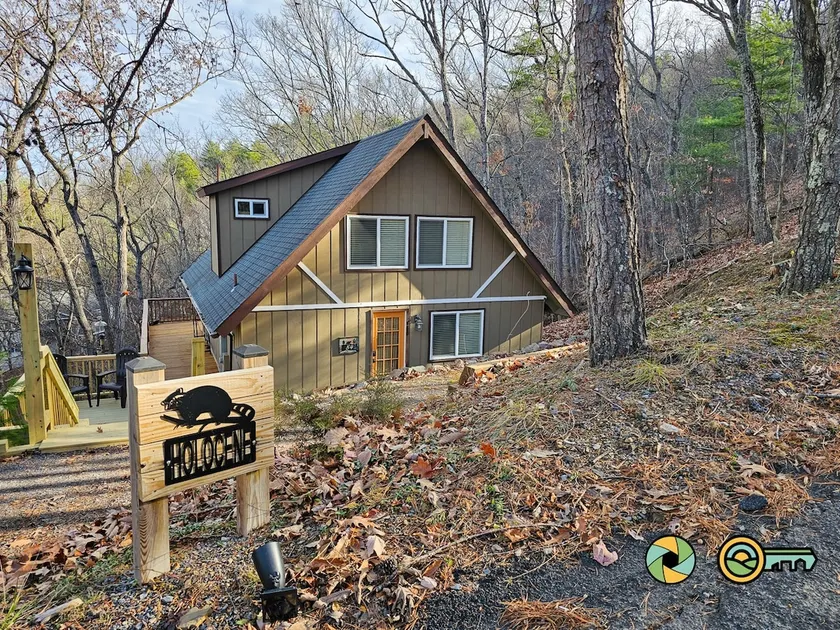 Holocene Chalet - treetop mountain views! - Image 1