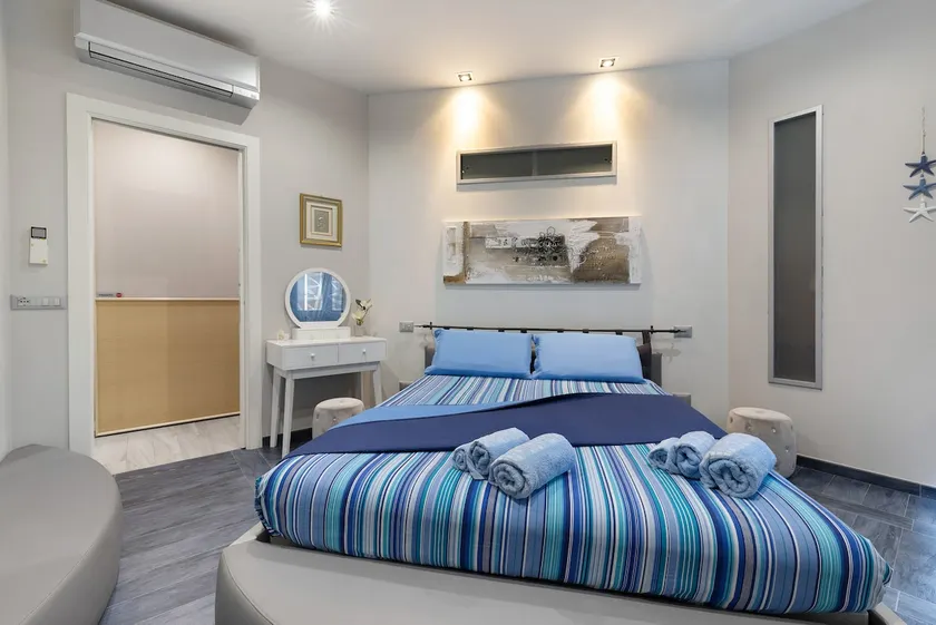 Appartement 'Perla Marina Savona' avec vue mer, climatisation et parking - Image 1