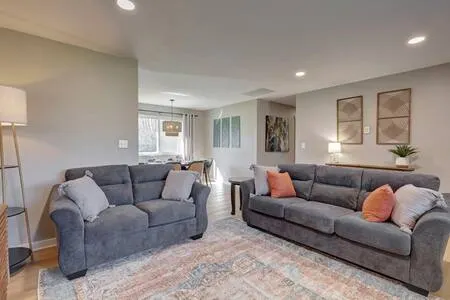 Beautiful 3 BR/2 Bath Very Close to IU & Downtown - Image 1