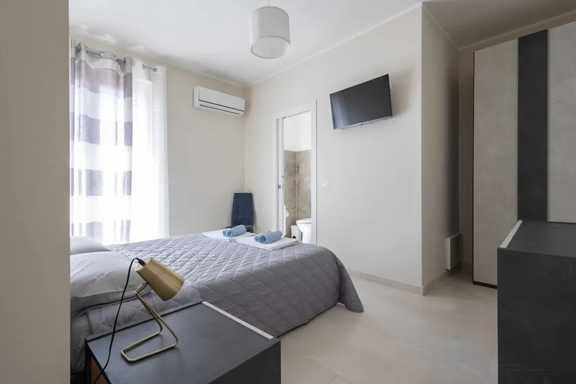 Leaf - ApartHotel - Image 1