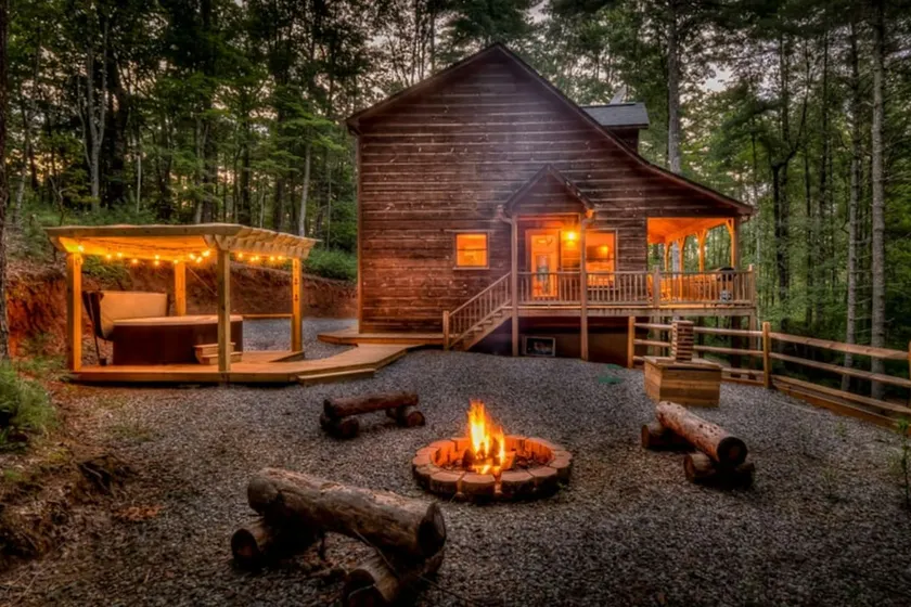 Cozy Cub Cabin by Escape to Blue Ridge - Image 1