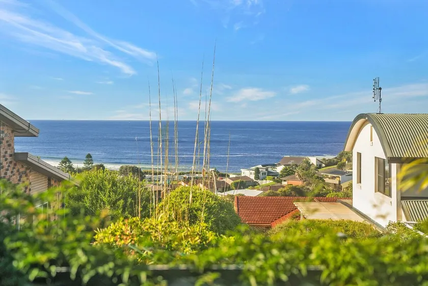 Pacific Blue, Gerringong - Image 1