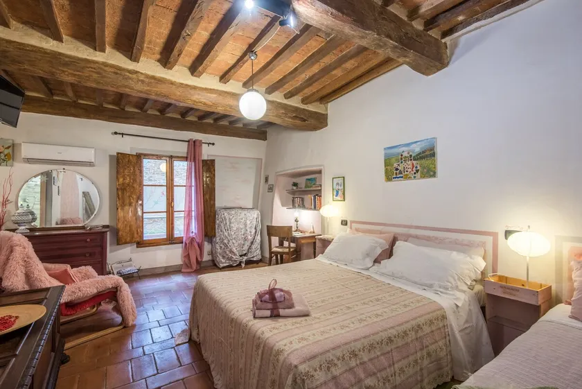 The Yellow House of Buonconvento - Image 1