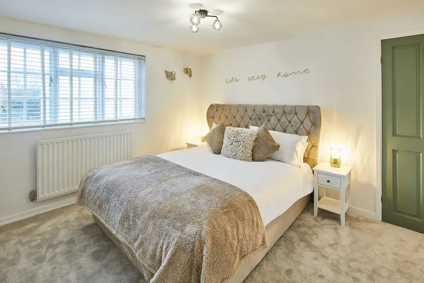Host & Stay - Bentley Wynd - Image 1