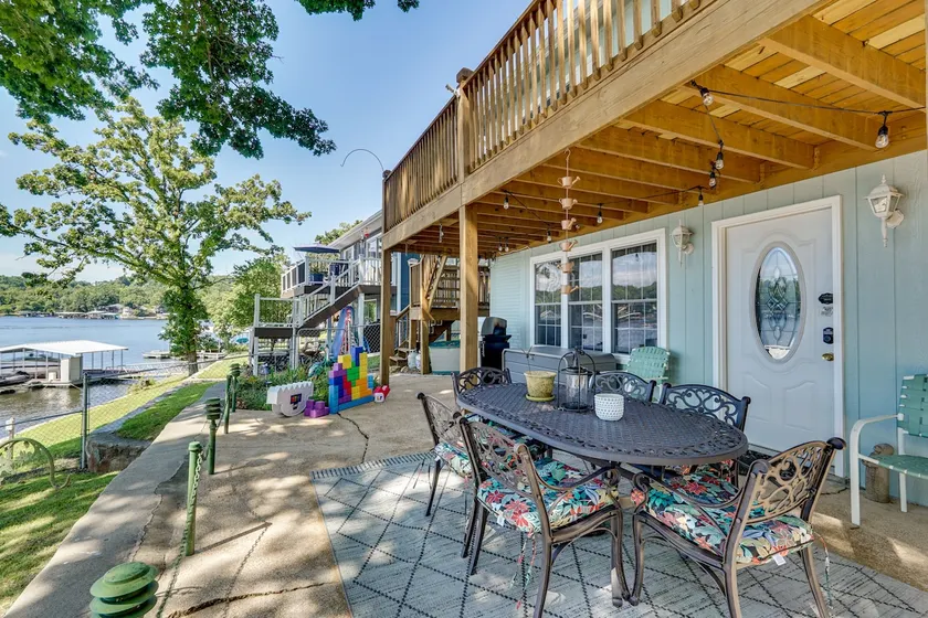 Lakefront Getaway in Gravois Mills - Image 1