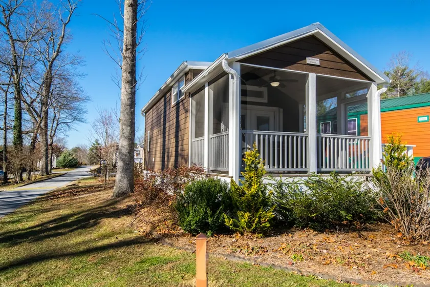 Cozy 1BR Tiny Home with Pool Access and Free Tix - Image 1