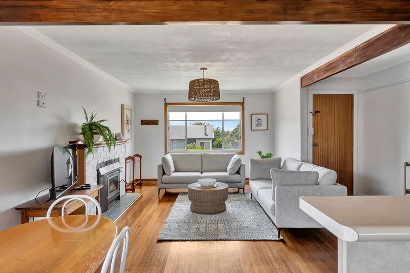 Seabreeze Escape: Your Next Coastal Getaway - Image 1