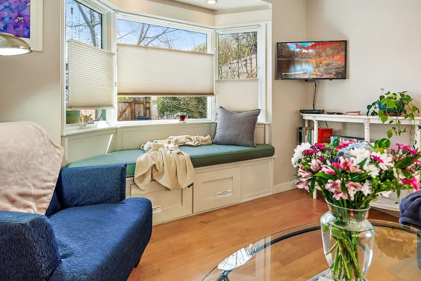 Hanna's House | Downtown Retreat, Steps to OSF - Image 1