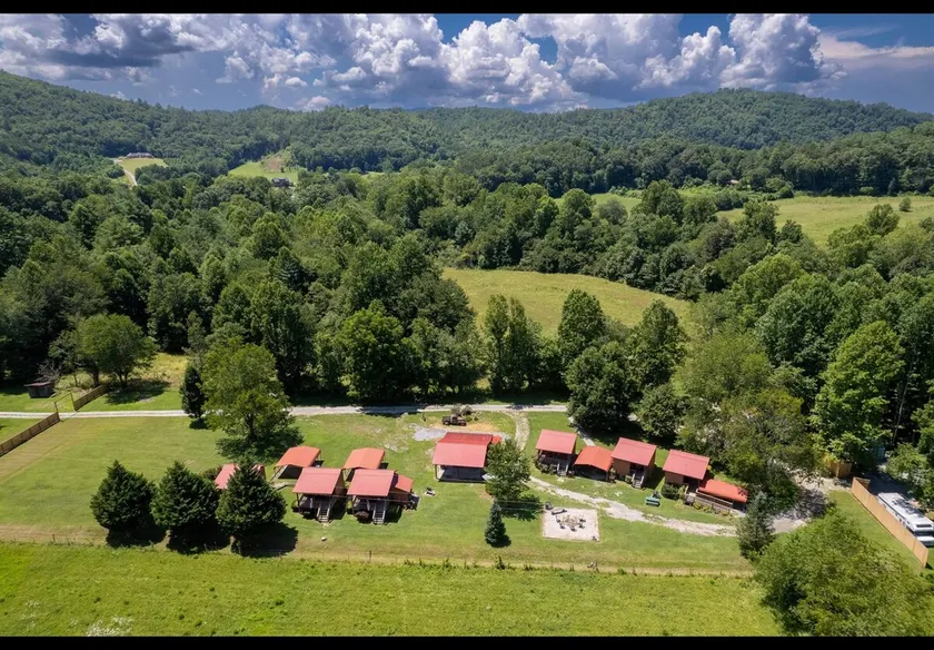 Tail of the Dragon Resort Cabins Mountain View #3 - Image 1