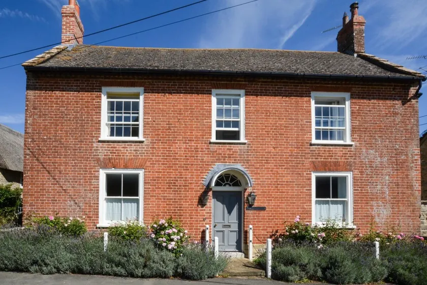 3 Bed in Burton Bradstock oc-c33542 - Image 1