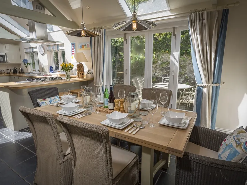 Gooder House, DARTMOUTH - Image 1