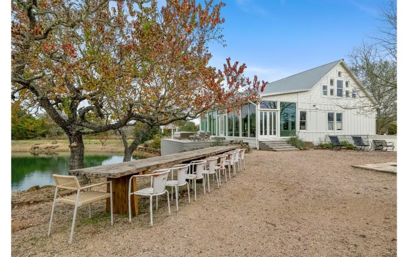 Round Top entertainer's oasis w/POOL, Pond & more! - Image 1