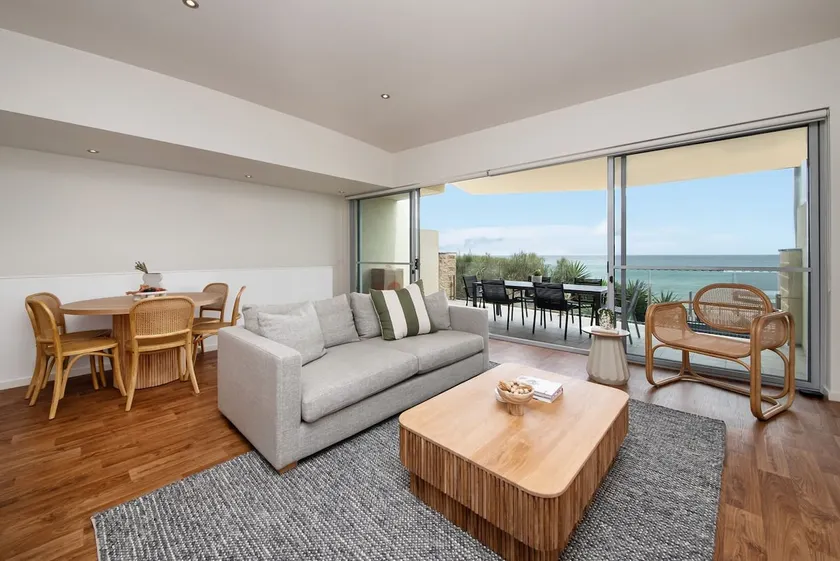 Groves Sunset Views in Aspendale - Image 1