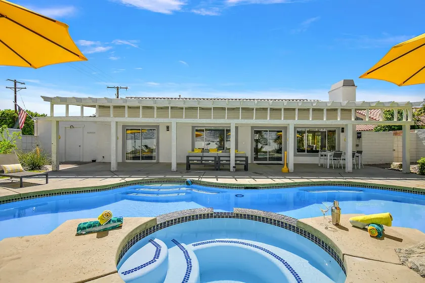Rock N Royalty: Pool, Spa, Fire Pit, Pool Table! - Image 1