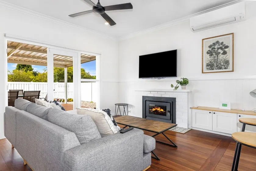 Fairbairn Family Beach Bungalow - Image 1