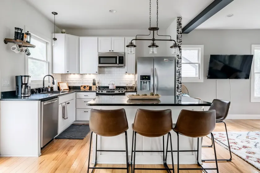 Modern Boho Family House Near Shops in East Nashville - Image 1