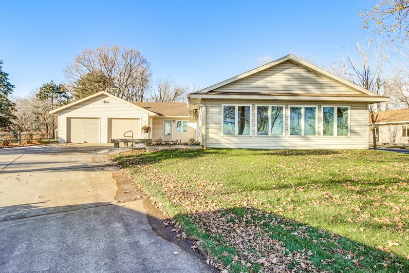 Lakefront Aitkin Home w/ Sunroom: Walk to Beach! - Image 1