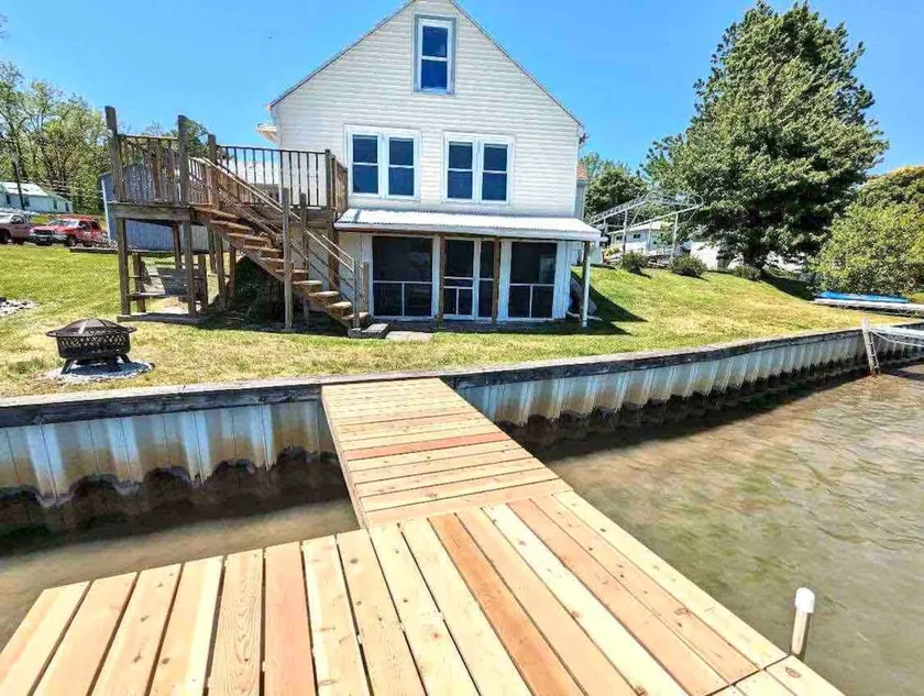 Cape: Lakefront Home Filled With Amenities & Views - Image 1