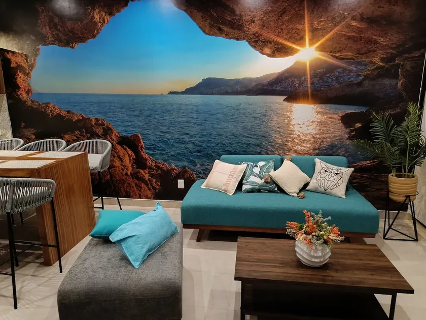 Great location with a roof garden and pool - Image 1