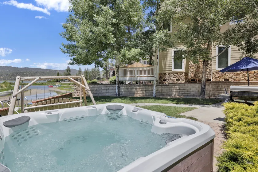 Lakeview getaway #2120 - Image 1