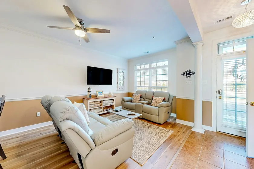 Pet-Friendly Five Points Townhome with Pool - Image 1