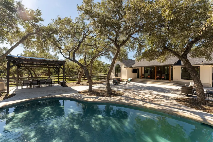 Secluded Hill Country Luxe: Vibes, Pool, Best Spot - Image 1