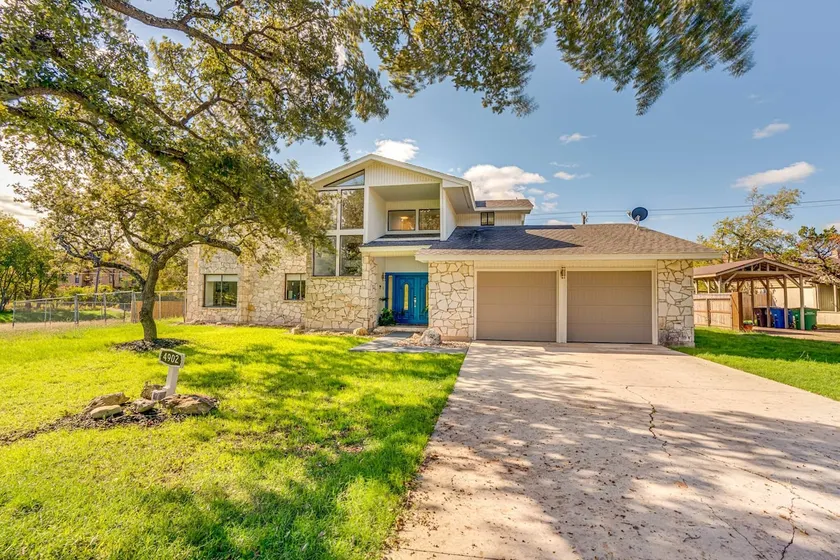 5-Bdrm + Hot Tub | TX Med Cen, Lackland, Riverwalk - Image 1