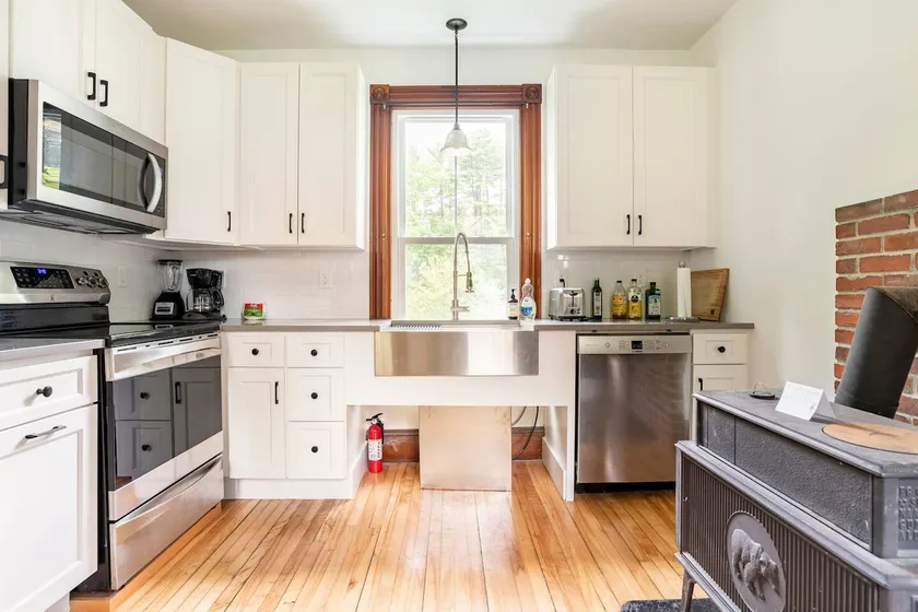 Cozy Studio in Downtown Freeport - Image 1