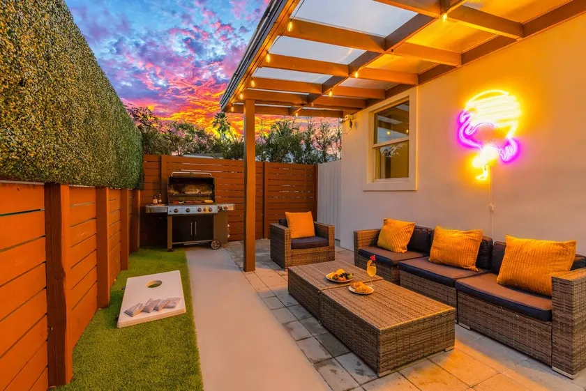 Private patio | free parking | near wynwood | wifi - Image 1